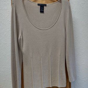 Women's scoop neck top, long sleeve. Lt beige, size Medium